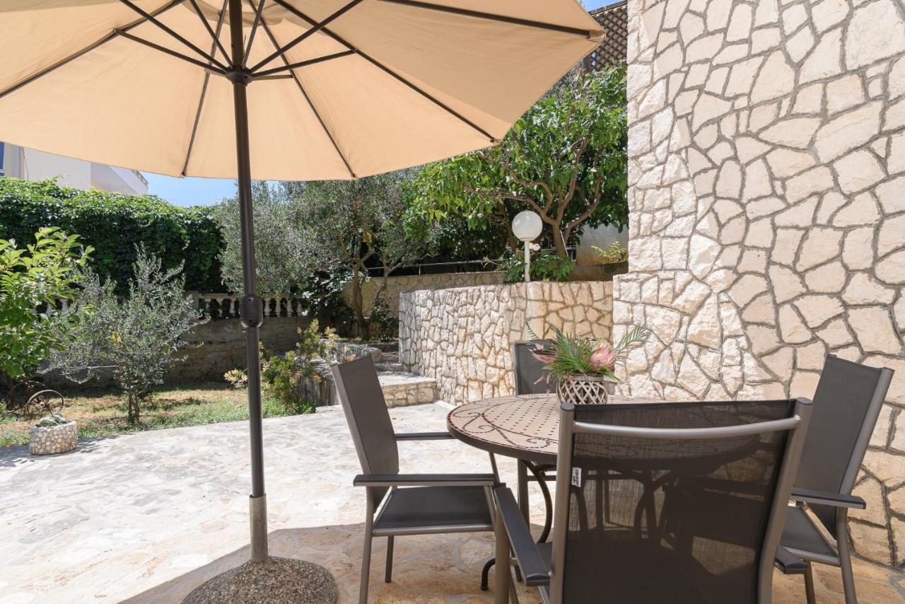 Apartmani Suki Trogir Exteriör bild