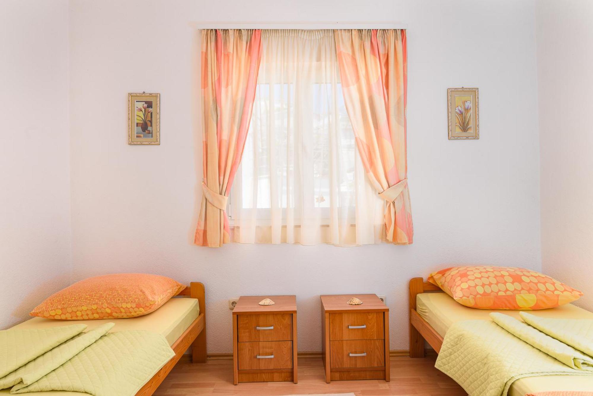 Apartmani Suki Trogir Exteriör bild