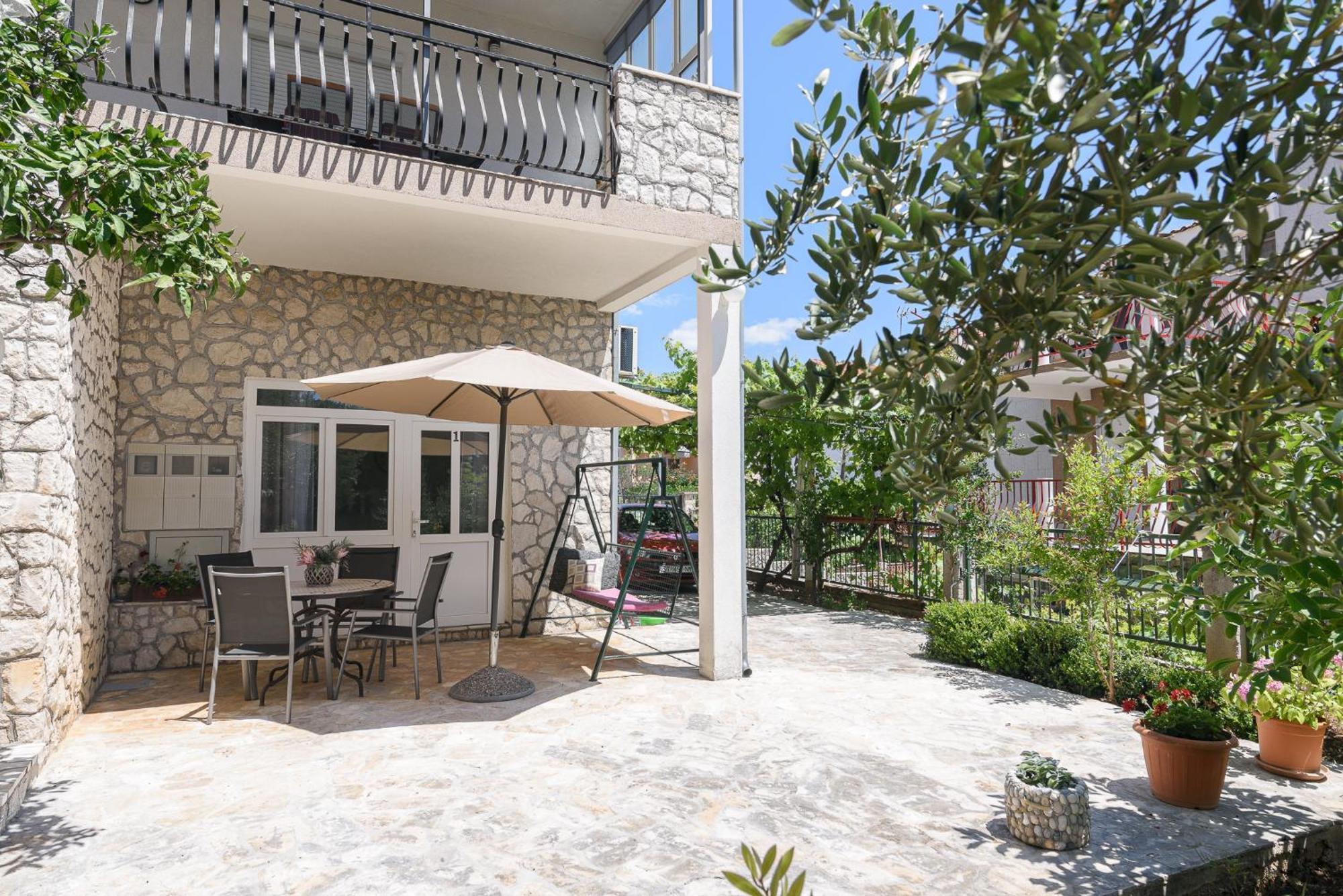 Apartmani Suki Trogir Exteriör bild